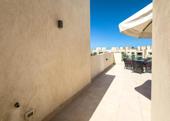 Tropical 2bdr Wrooftop Mangroovy Pool & Access Apartman *